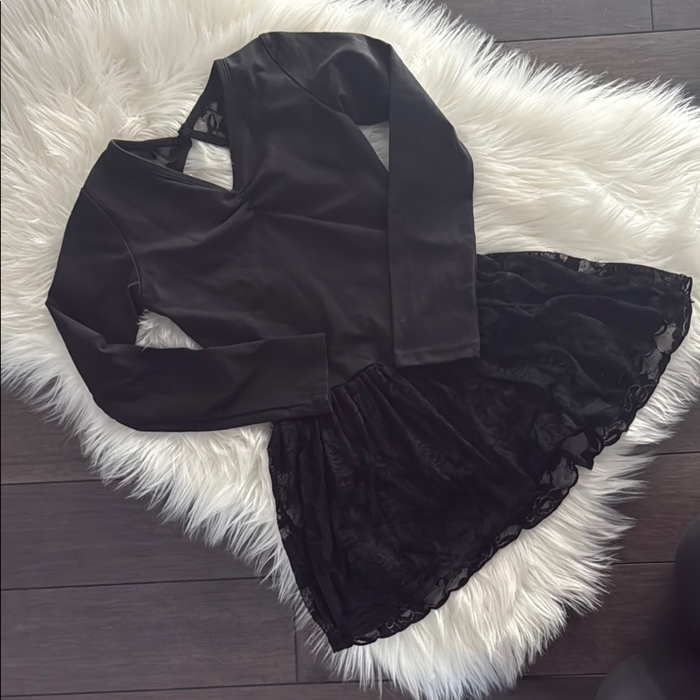 Revolution Dance wear Black Lace Long Sleeve Dress girls Sz Medium